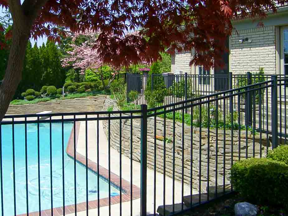 Aluminum Fence Contractor